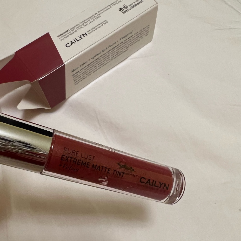 NWT Cailyn Pure Lust Extreme Matte Tint Lipstick Velvet Finish - Affirmable 48